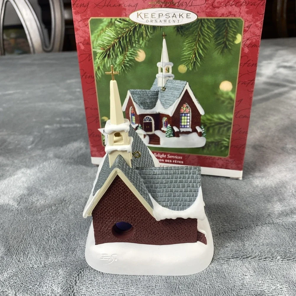 Hallmark Keepsake Ornament Candlelight Services #4 In Series Light 2001